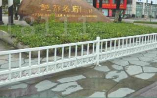 草坪护栏